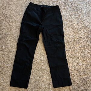 Women’s Black capris
